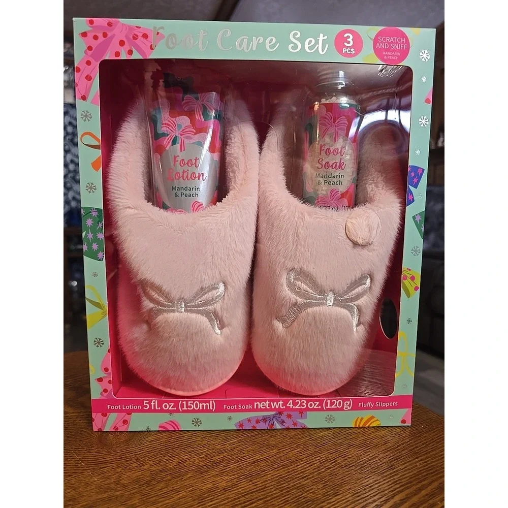 FOOT CARE GIFT 3 PCS SET FOR WOMEN WITH FLUFFY SLIPPERS, FOOT LOTION & FOOT SOAK